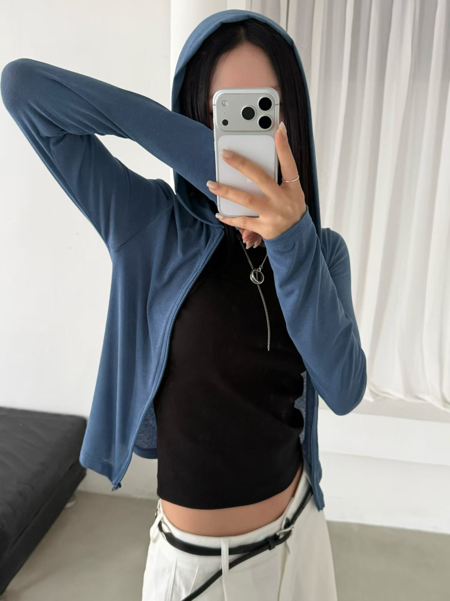 連帽超薄款彈力合身小外套